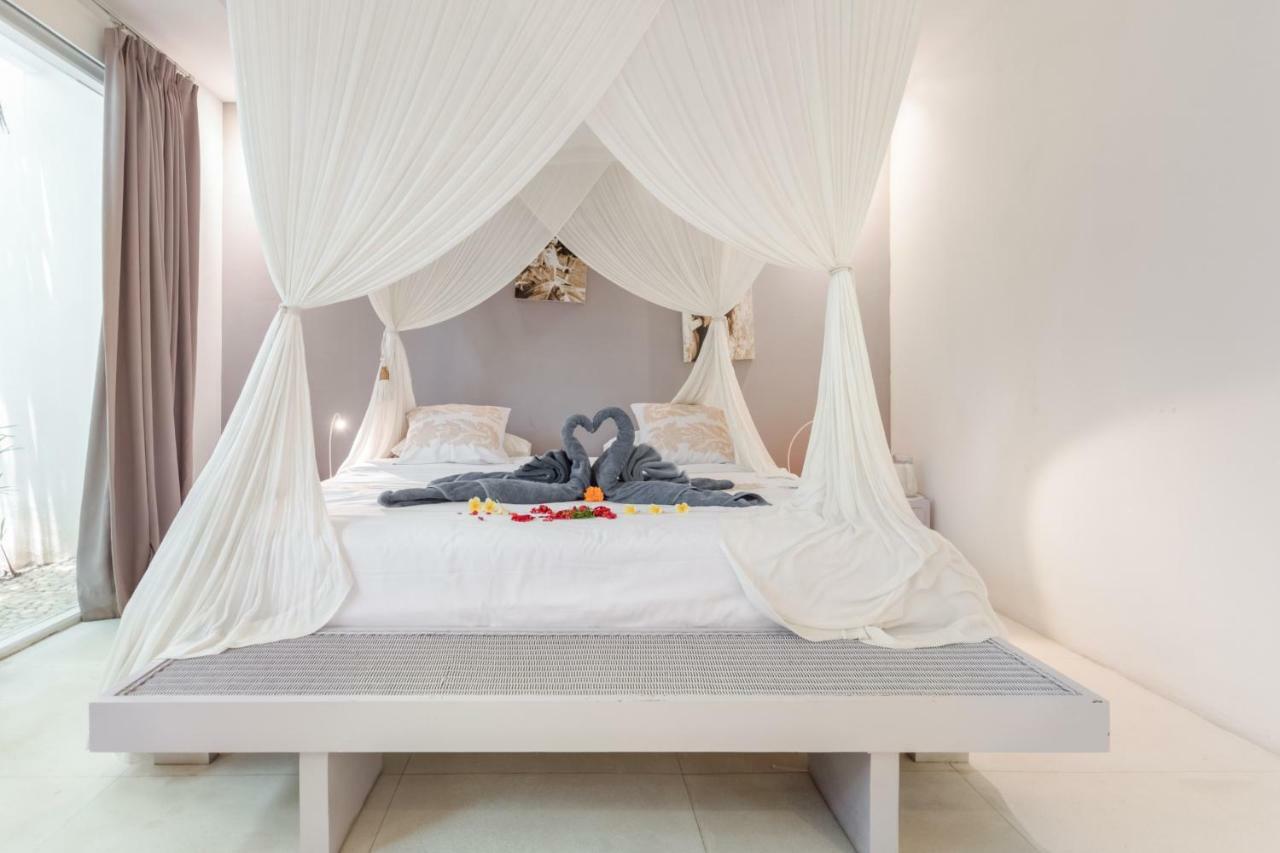 Villa Bliss A Paradise Of Three Independent Villas Canggu Exterior foto